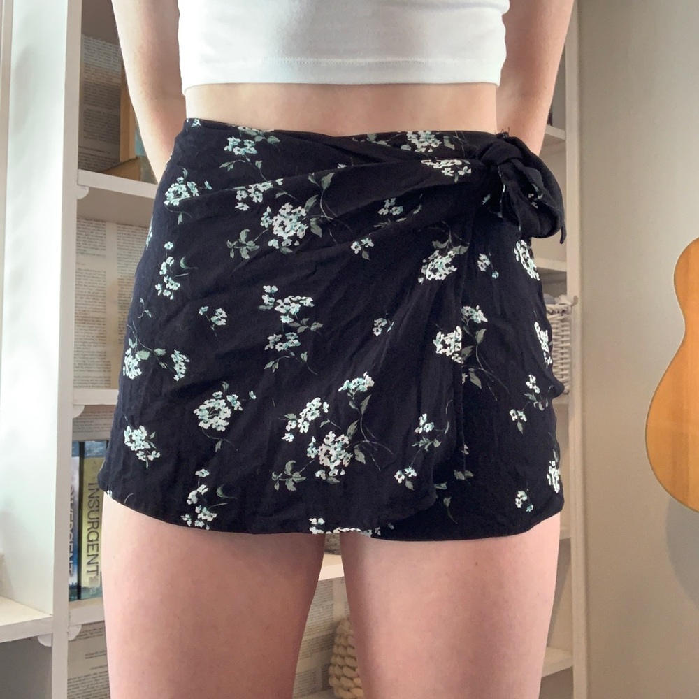 Abercrombie and Fitch shorts wrap